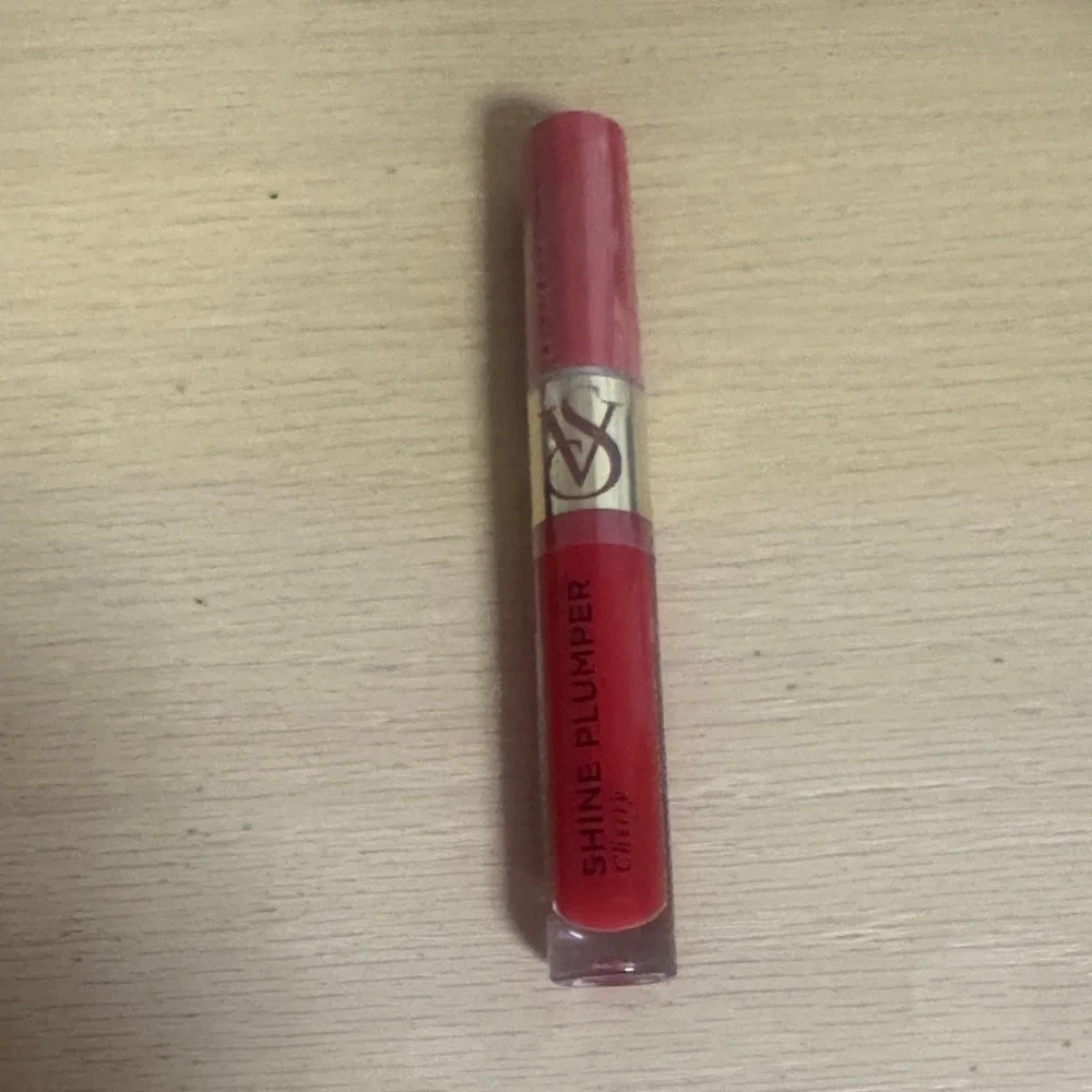 NEW Shine Plumper Lip Gloss - Vibrant Red